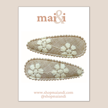 Load image into Gallery viewer, brown floral snap clip set
