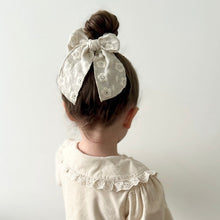 Load image into Gallery viewer, white & grey floral fable bow