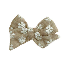 Load image into Gallery viewer, brown & white floral pinwheel bow