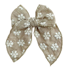 Load image into Gallery viewer, brown & white florals fable bow