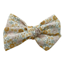 Load image into Gallery viewer, vintage florals pinwheel bow