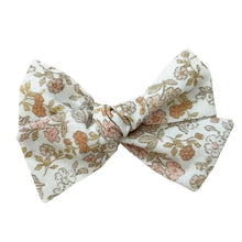 Load image into Gallery viewer, dainty fall floral pinwheel bow