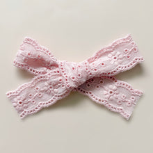 Load image into Gallery viewer, pink florals pinwheel bow