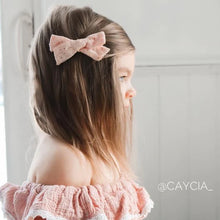Load image into Gallery viewer, cali floral pinwheel bow