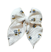 Load image into Gallery viewer, fall florals fable bow