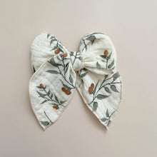 Load image into Gallery viewer, mistletoe fable bow **regular size only