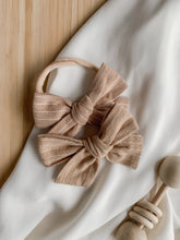 Load image into Gallery viewer, beige stripe pinwheel bow
