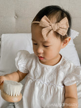 Load image into Gallery viewer, beige stripe pinwheel bow