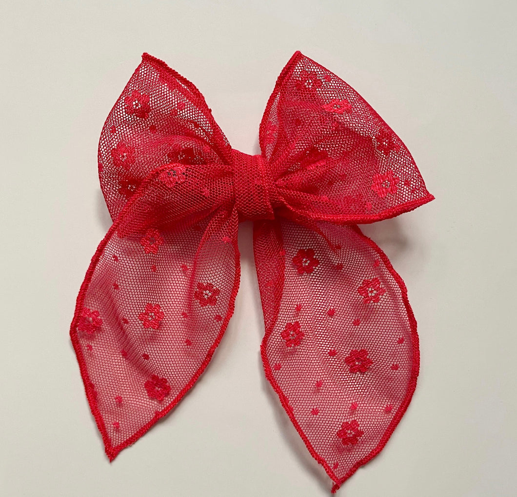 red daisies tulle fable bow