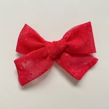 Load image into Gallery viewer, red daisies tulle pinwheel bow

