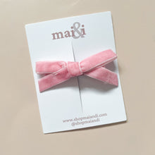 Load image into Gallery viewer, bubble gum pink velvet bow
