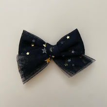 Load image into Gallery viewer, black tulle new years pinwheel bow
