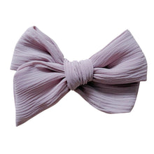 Load image into Gallery viewer, gray orchid pinwheel bow
