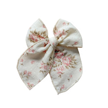 Load image into Gallery viewer, rosie fable bow
